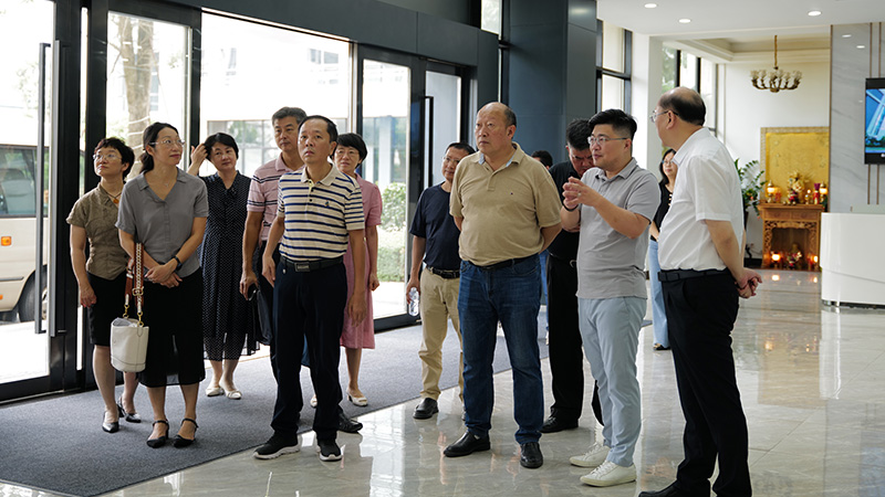 汕頭市政協(xié)調(diào)研洛斯特制藥